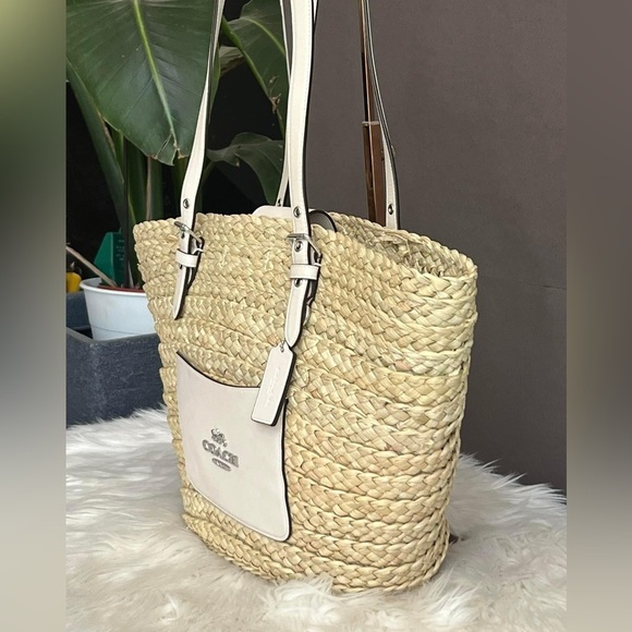 CJ518 - Coach Large Tote - Picture 3 of 12